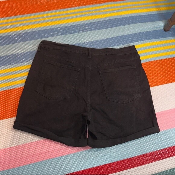 Old Navy Black High-Rise Jean Shorts Women’s Size 16 - Picture 2 of 3